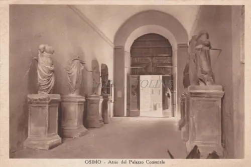 OSIMO - Atrio del Palazzo Comunale
