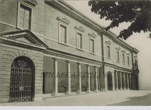 CAGLI: Fassade der städtischen Schulen