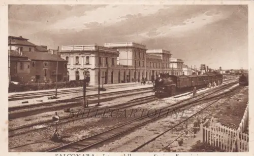 FALCONARA: Innenraum des neuen Bahnhofs