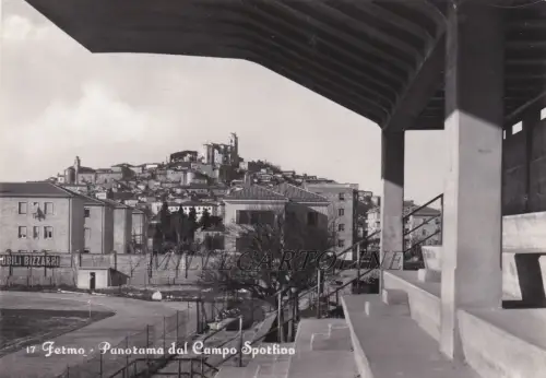 STOPP: Panorama vom Sportplatz