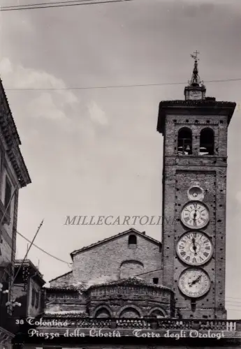 TOLENTINO: Piazza della Liberta' - Torre degli Orologi