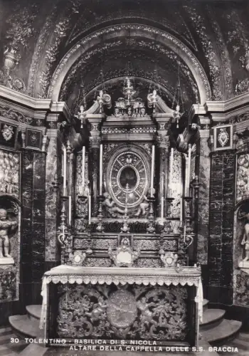 TOLENTINO: Basilika St. Nikolaus - Altar der Hl.-Kapelle Arme