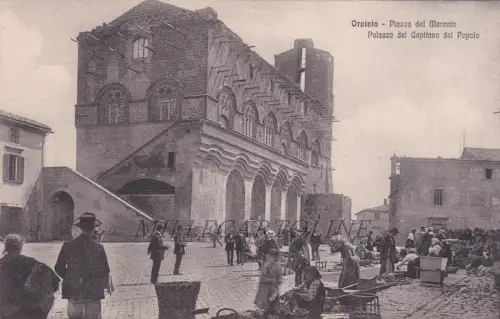 ORVIETO: Piazza del Mercato - Palazzo del Capitano del Popolo