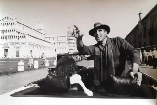 § PISA: FOTOGRAFIE - A. CELENTANO IN EINER SZENE DES BURBERO 1986