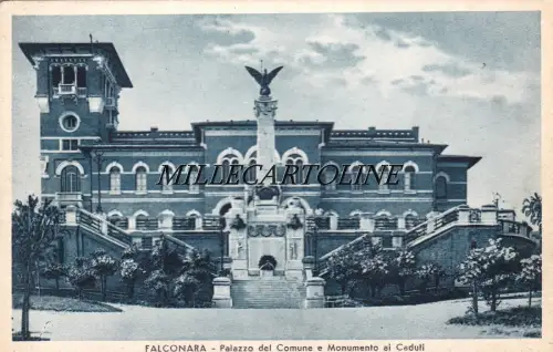 FALCONARA: Rathaus und Gefallendenkmal