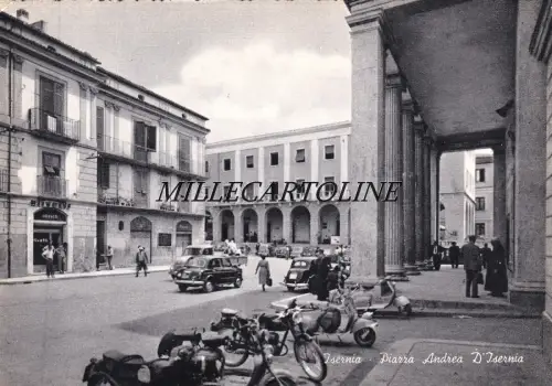 ISERNIA: Piazza Andrea d'Isernia
