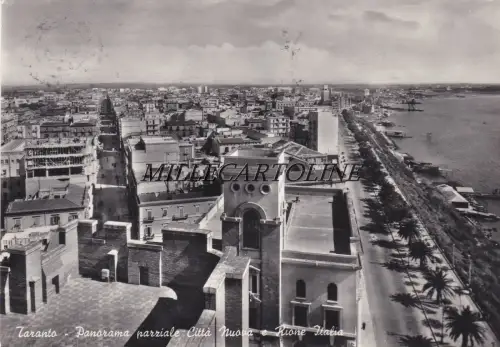 TARENT: Teilpanorama der Neustadt und des italienischen Stadtteils 1958