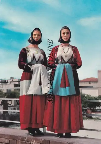 FONNI: Sardische Kostüme