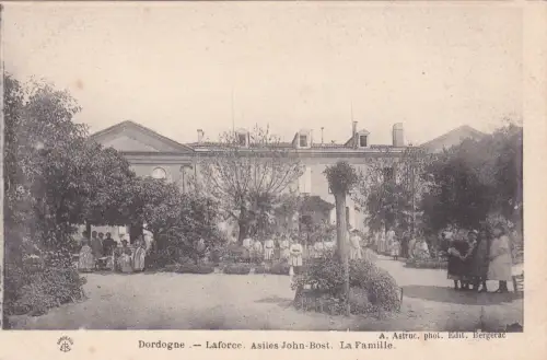 * FRANKREICH - Dordogne - Laforce. John Bost Asyls. La Famille