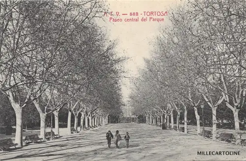 SPANIEN - Tortosa - Paseo central del Parque