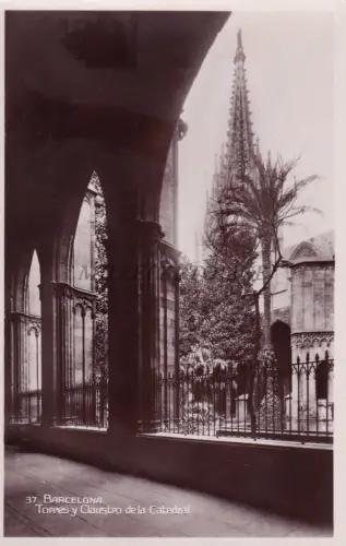 SPANIEN - Barcelona - Türme und Kreuzgang der Kathedrale