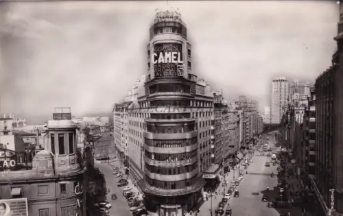SPANIEN - Madrid - Avenida de José Antonio y Capitol - Camel - Foto Postkarte