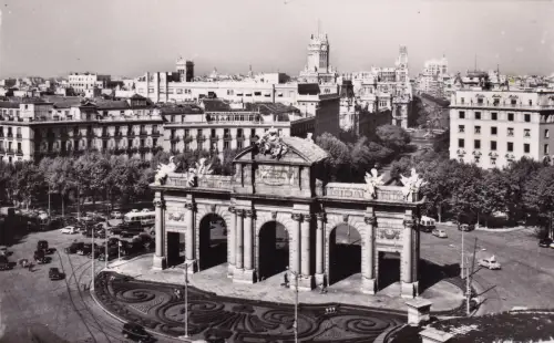 SPANIEN - Madrid - Puerta de Alcala' - Foto Postkarte