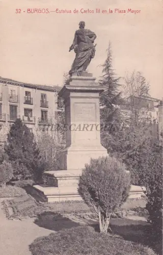 SPANIEN - Burgos - Statue von Karl III auf der Plaza Mayor