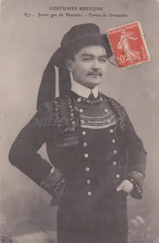 FRANKREICH - Jeune gas de Bannalec - Outfit de Dimanche