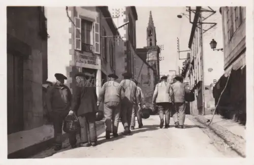 FRANKREICH - Douarnenez - Retour de Peche - Foto Postkarte