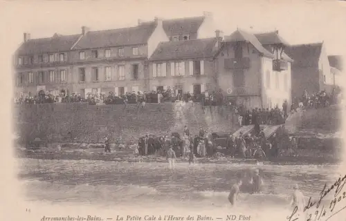 FRANKREICH - Arromanches les Bains - La Petite Cale a l'Heure des Bains 1902