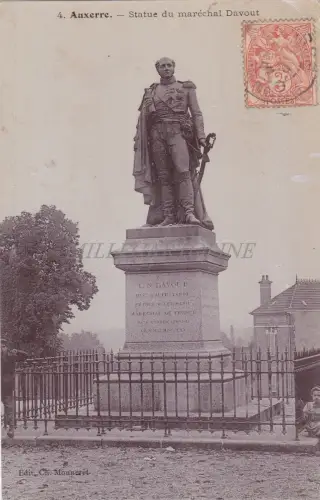 FRANKREICH - Auxerre - Statue du Maréchal Davout - Ed. Monneret