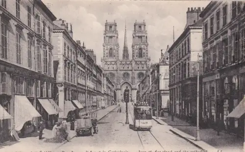 FRANKREICH - Orleans - Rue Jeanne d'Arc et la Cathedrale