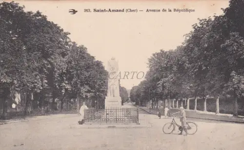 FRANKREICH - St. Amand Montrond - Avenue de la Republique