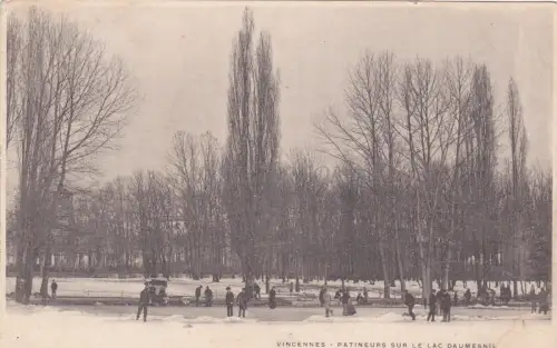 FRANKREICH - Vincennes - Skater am Lac Daumesnil