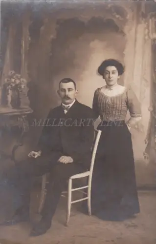 FRANKREICH - Toulon - Mann und Frau - Foto Paris Succès - Quai Cronstadt