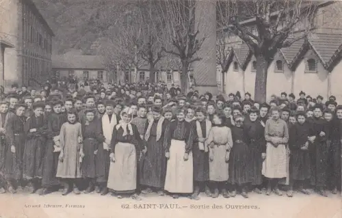 FRANKREICH - Saint Paul - Ausfahrt der Arbeiter