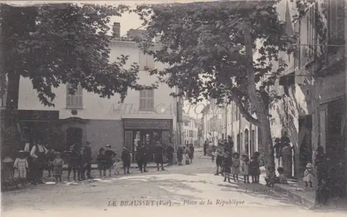 FRANKREICH - Le Beausset - Place de la Republique