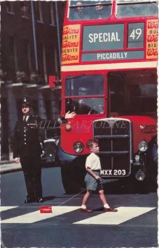 ENGLAND - London - Policeman on Point Duty - Special 49 Piccadilly 1953