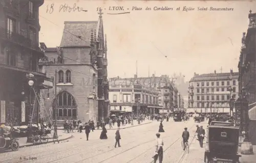 FRANKREICH - Lyon - Place des Cordeliers et Eglise Saint-Bonaventure