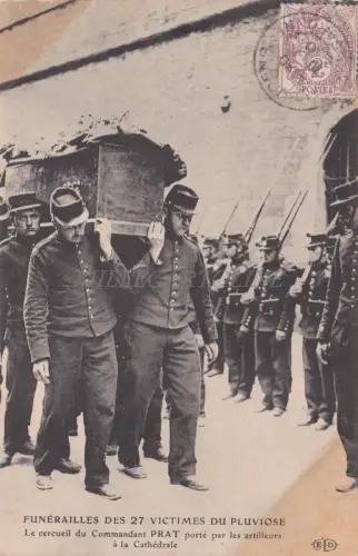 FRANKREICH - Calais - Beerdigung der 27 Regenopfer