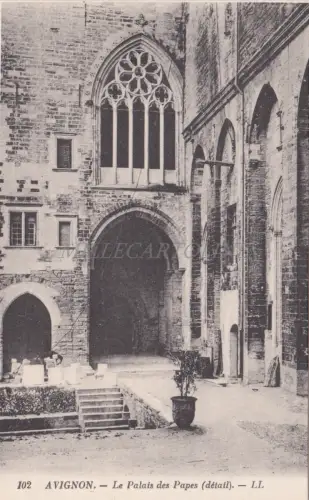 FRANKREICH - Avignon - Papstpalast (Detail)