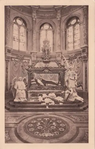 FRANKREICH - Lisieux - Kapelle und Jagd der Heiligen Therese vom Jesuskind