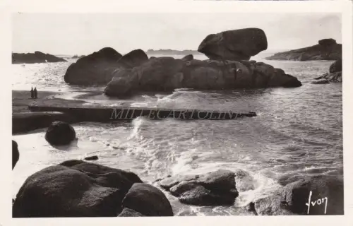 FRANKREICH - Trégastel - Die Felsen bei Flut - Echtes Foto
