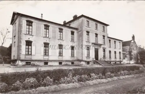 FRANKREICH - Hospiz St. Maurice, Fondation Pillet-Will, Attichy - Echtfoto