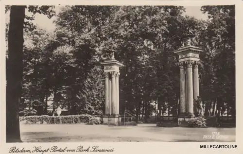 * DEUTSCHLAND - Potsdam - Sanssouci, Hauptportal vom Park (Ed.Georg Stilke)