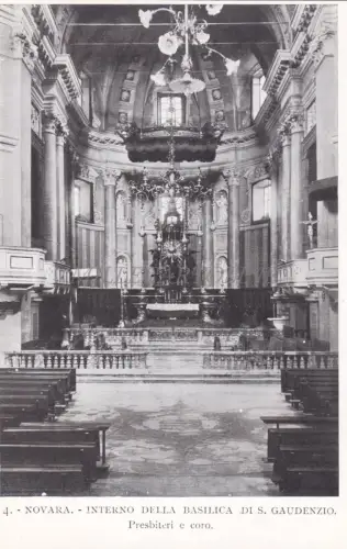 NOVARA - Innenraum der Basilika St. Gaudenzio - Priester und Chor