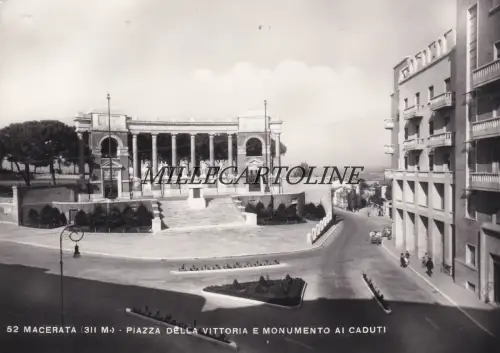 MAZERIERT: Siegesplatz und Gefallendenkmal