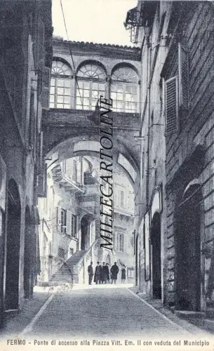 HALTESTELLE: Zugangsbrücke zum Vitt-Platz. Emanuele e Municipio 1926