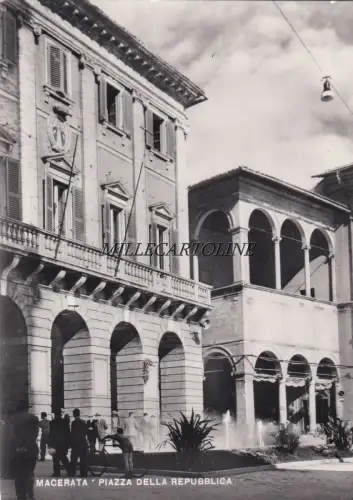 MAZERIERT: Piazza della Repubblica