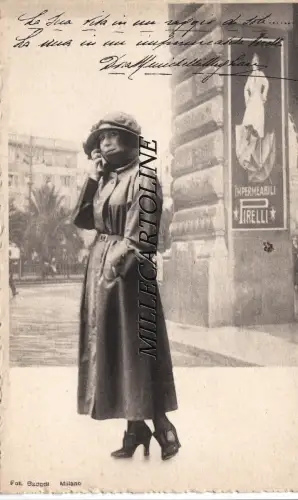 Werbung - PIRELLI - Regenmantel