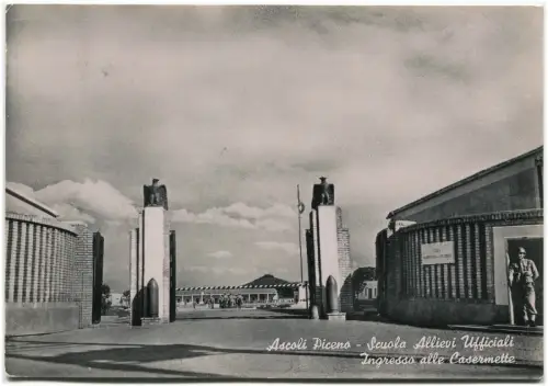ASCOLI PICENO, OFFIZIELLE SCHÜLERSCHULE, EINTRITT ZU DEN KASERNEN, 1955