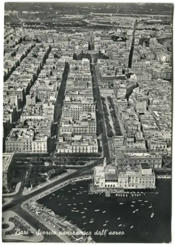BARI, Panoramablick aus dem Flugzeug, 1957