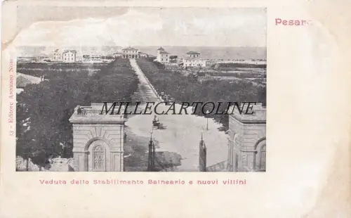 GEWICHT: Blick auf das Badehaus und die neuen Villini