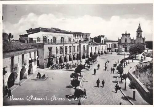 VENOSA: Piazza Castello 1958