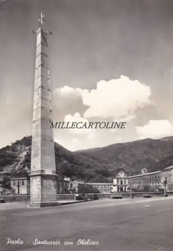 PAOLA: Heiligtum mit Obelisk 1957
