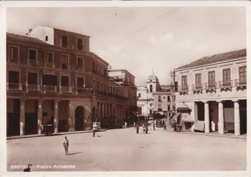 CROTONE: Piazza Pythagora