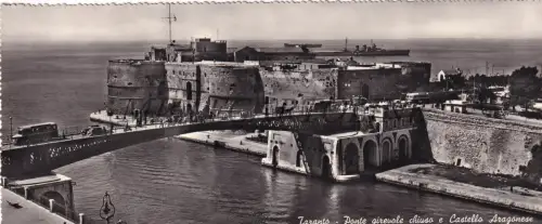 TARENT - Geschlossene Drehbrücke und aragonesisches Schloss, lange Postkarte