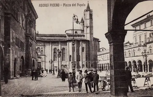 #ASCOLI PICENO: PIAZZA DEL POPOLO (2)