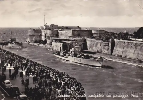 * TARENT - Schiffbarer Kanal mit Schiffsdurchfahrt 1958